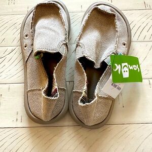 NWT Sanuk Youth Lil Donna Hemp shoes brand new, never worn size 1Y